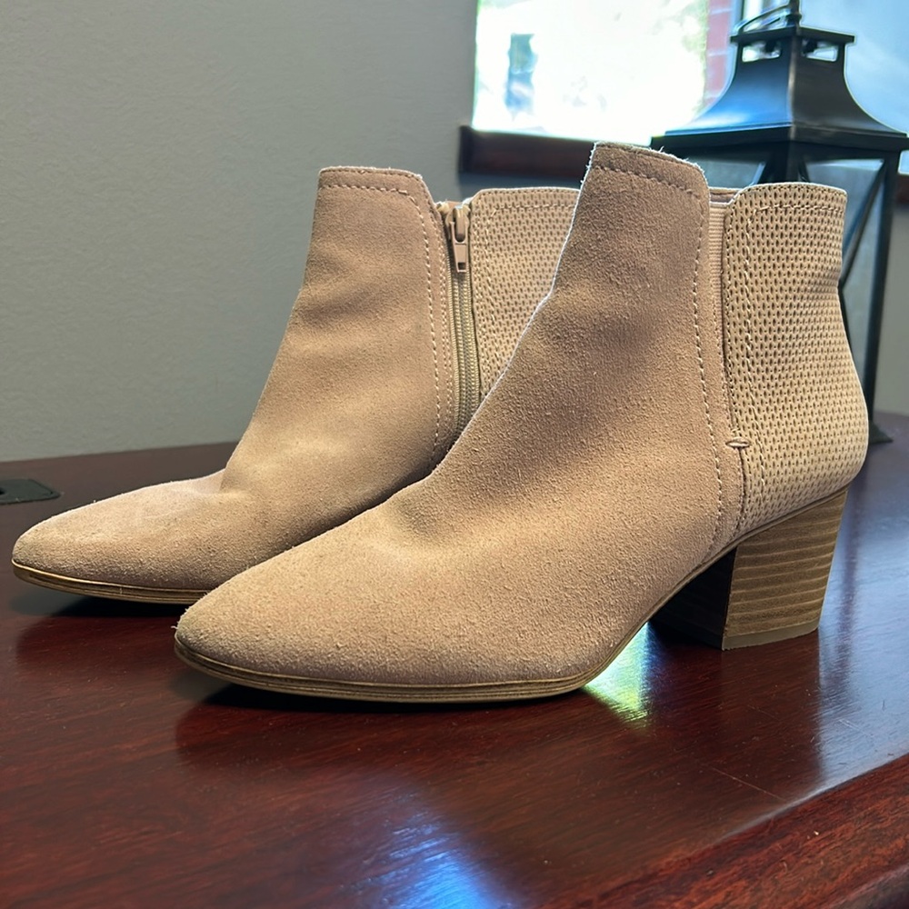 Aldo suede leather booties in blush colour